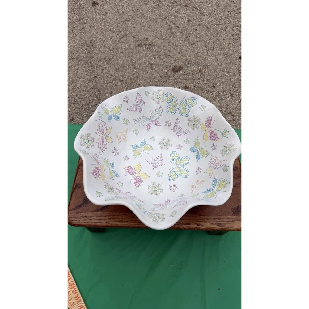 Temp-tations by Tara Butterfly Bowl‎ Scalloped Serving Bowl 12